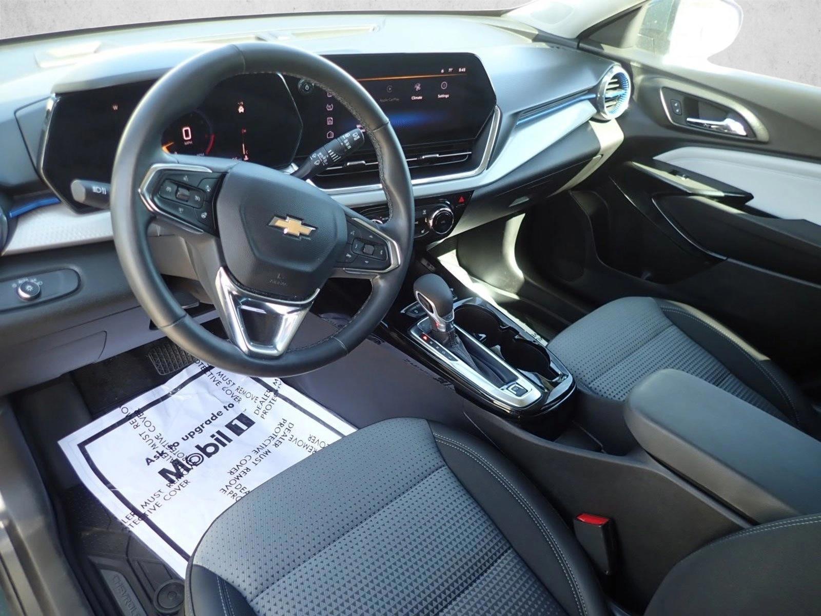 Thumbnail: 2025 Chevrolet Trax - 3