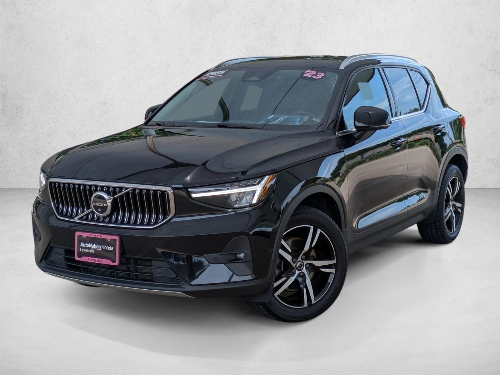 Thumbnail: 2023 Volvo XC40 - 1