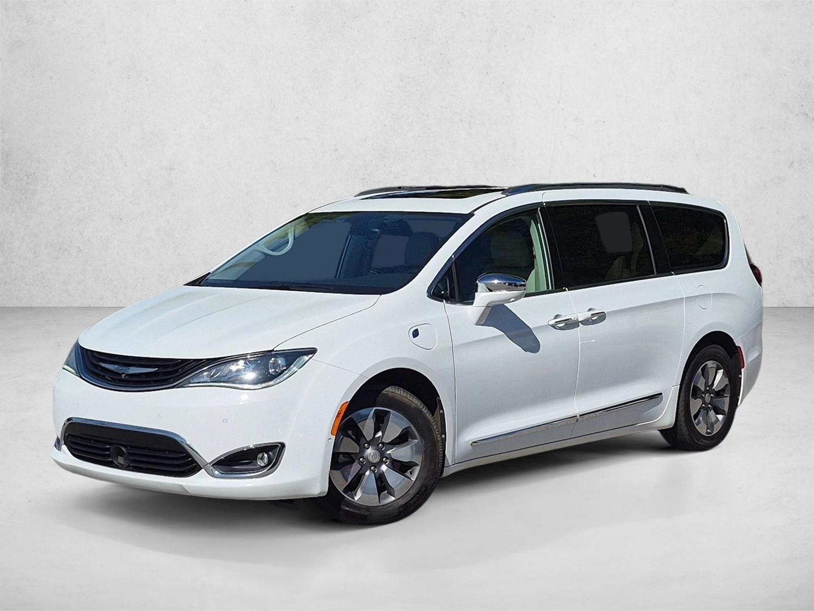 Thumbnail: 2018 Chrysler Pacifica - 1