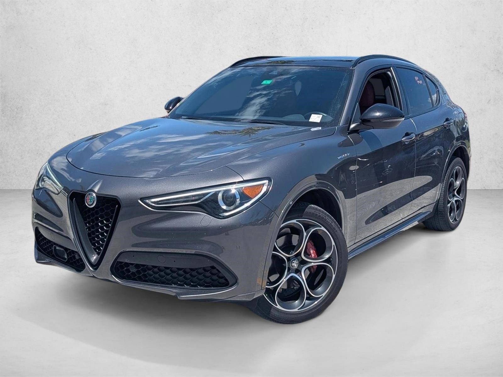 Thumbnail: 2023 Alfa Romeo Stelvio - 1