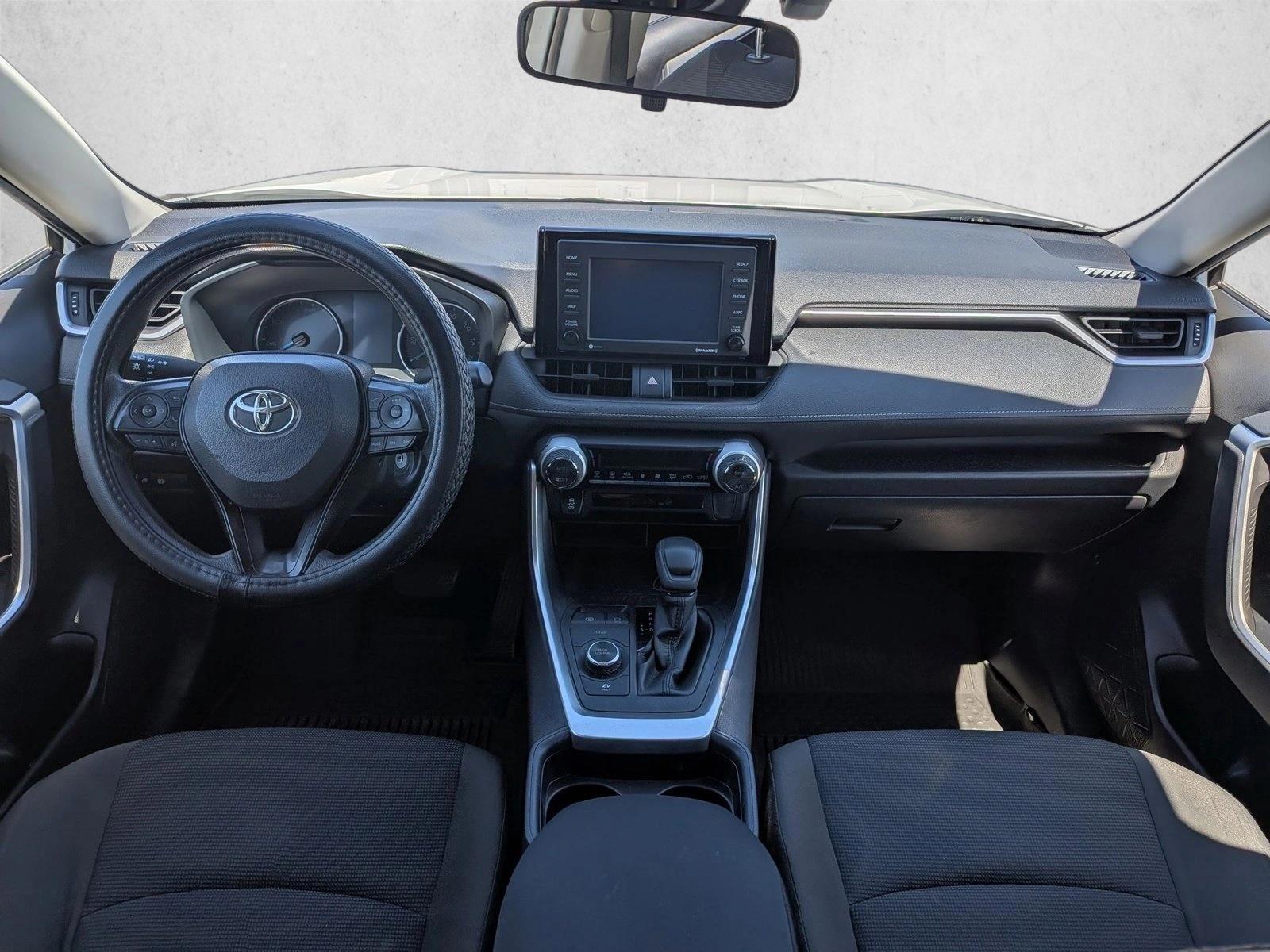Thumbnail: 2020 Toyota RAV4 - 4