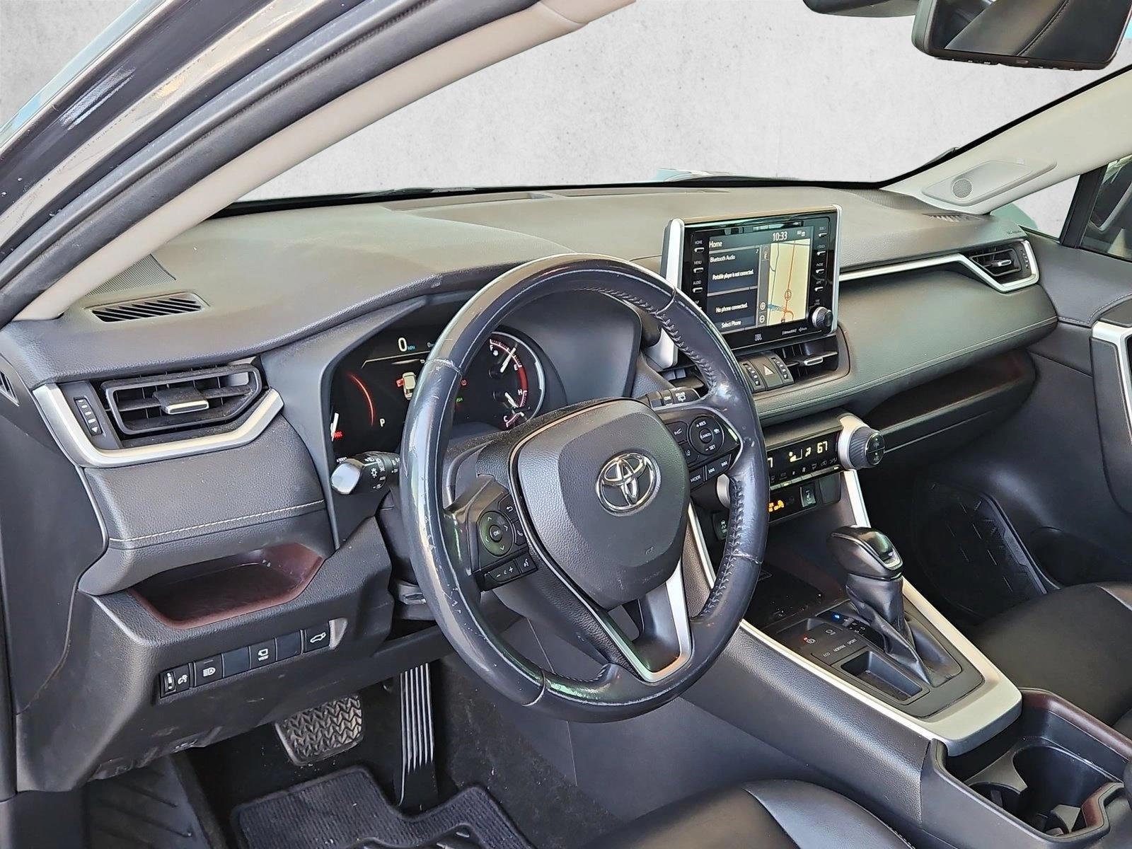 Thumbnail: 2019 Toyota RAV4 - 3