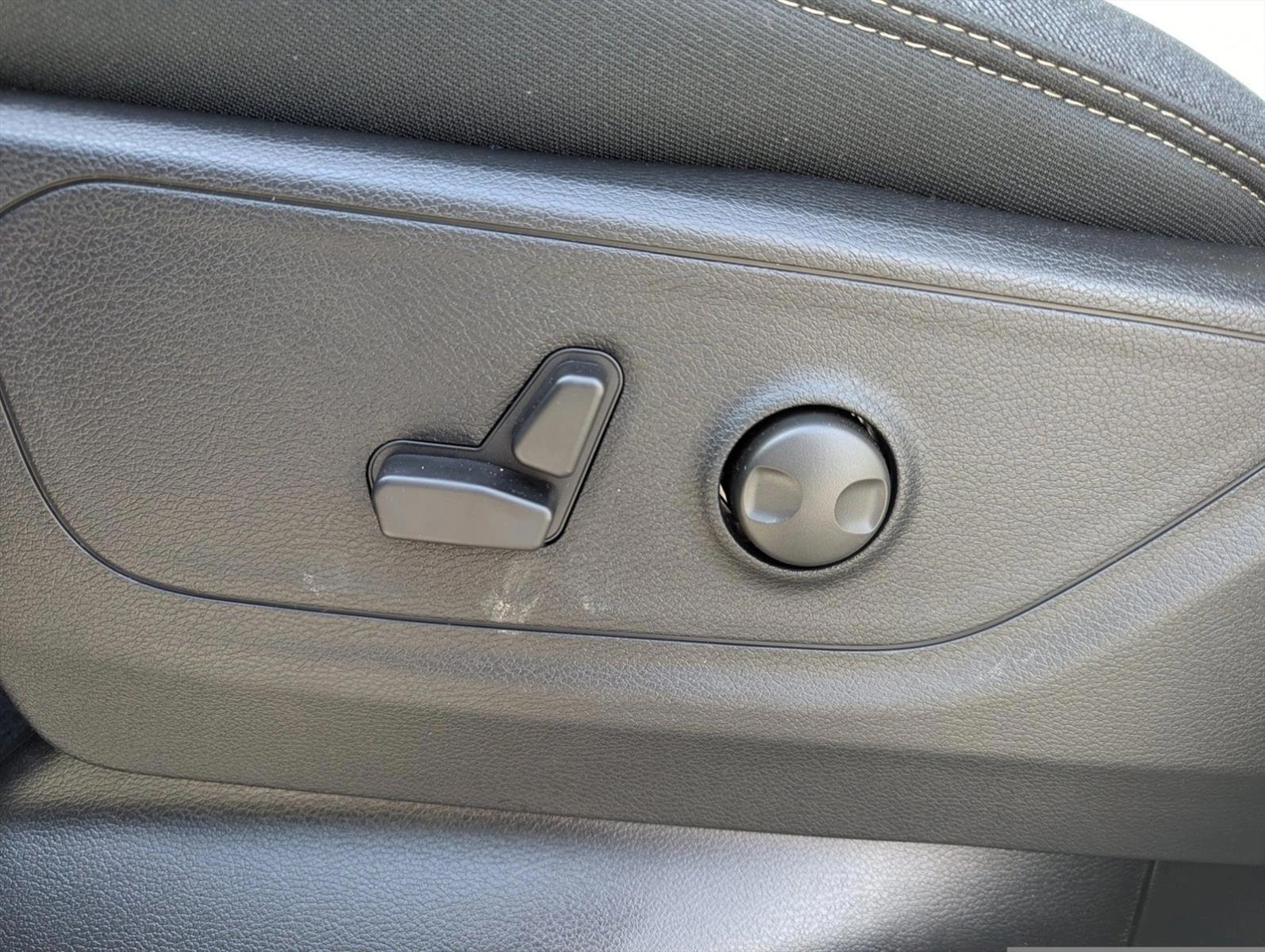 Thumbnail: 2026 RAM 1500 - 3