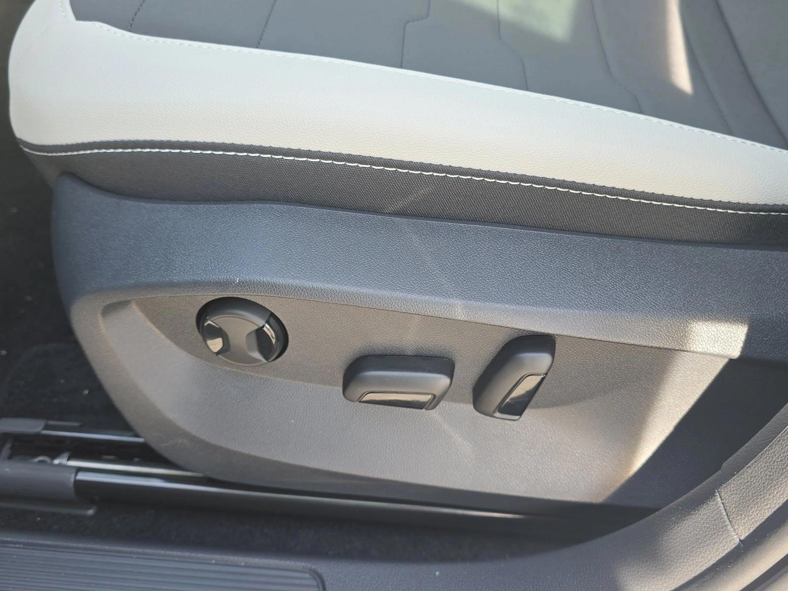 Thumbnail: 2026 Volkswagen Taos - 4
