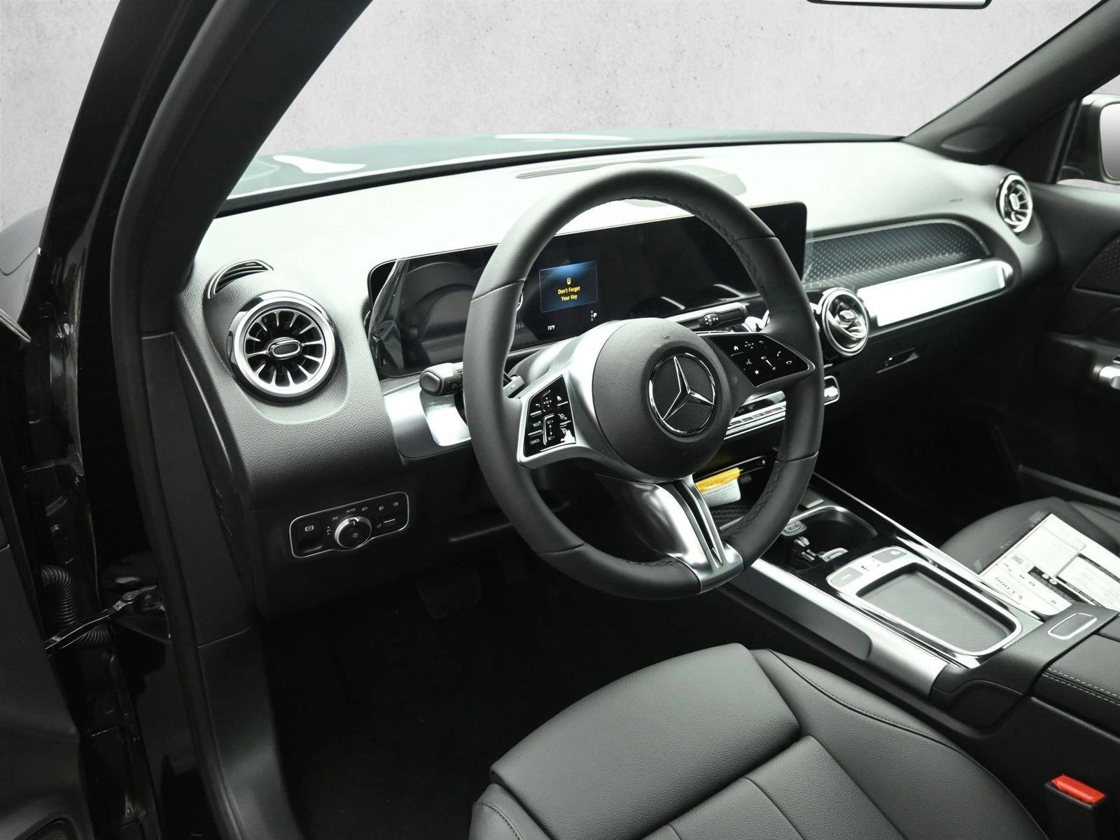 Thumbnail: 2026 Mercedes-Benz GLB - 3