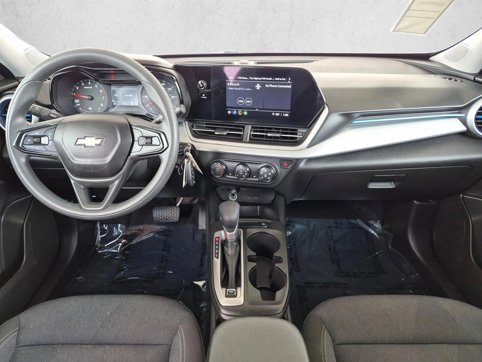 Thumbnail: 2025 Chevrolet Trax - 3