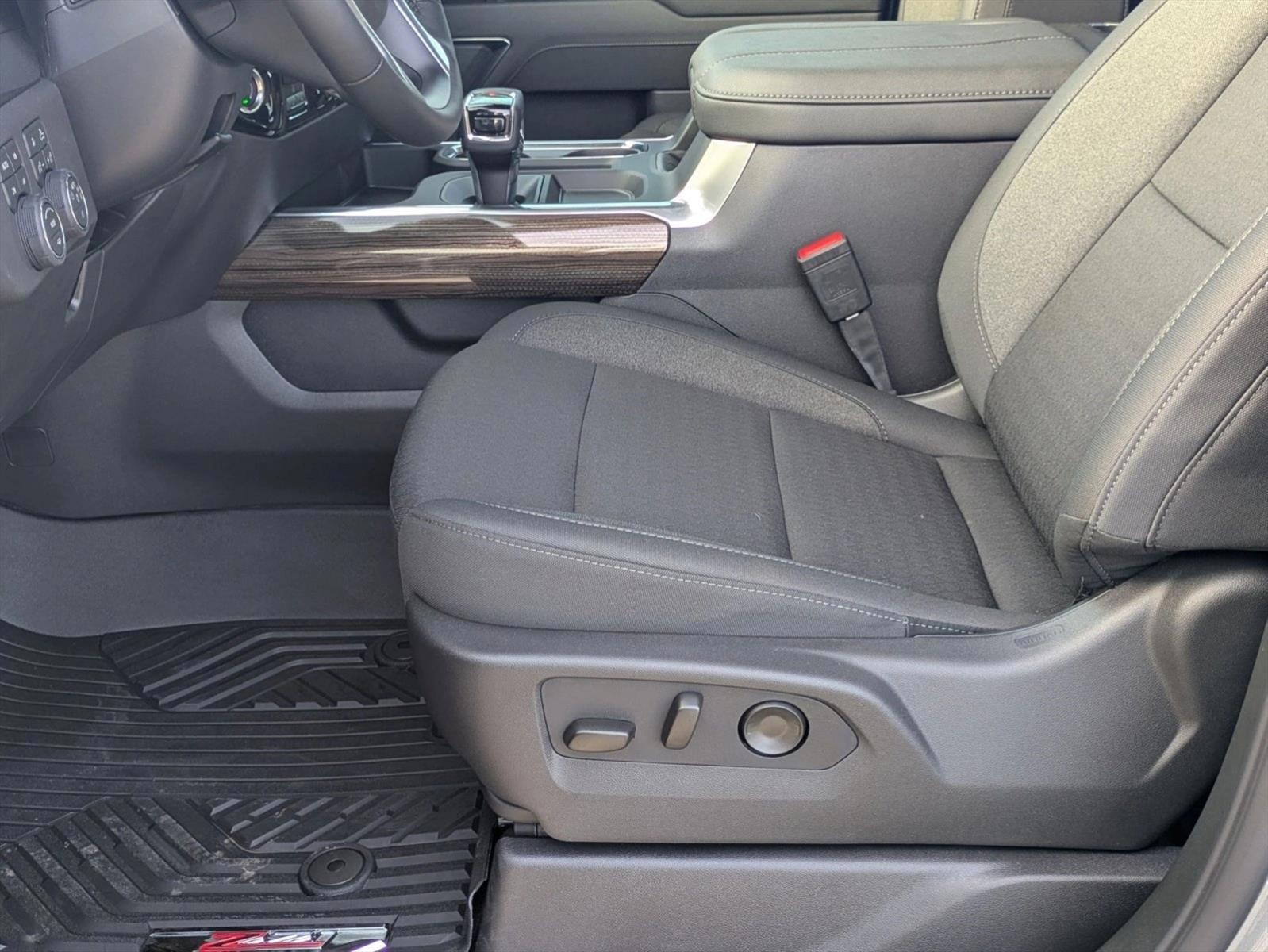 Thumbnail: 2026 Chevrolet Silverado 1500 - 5