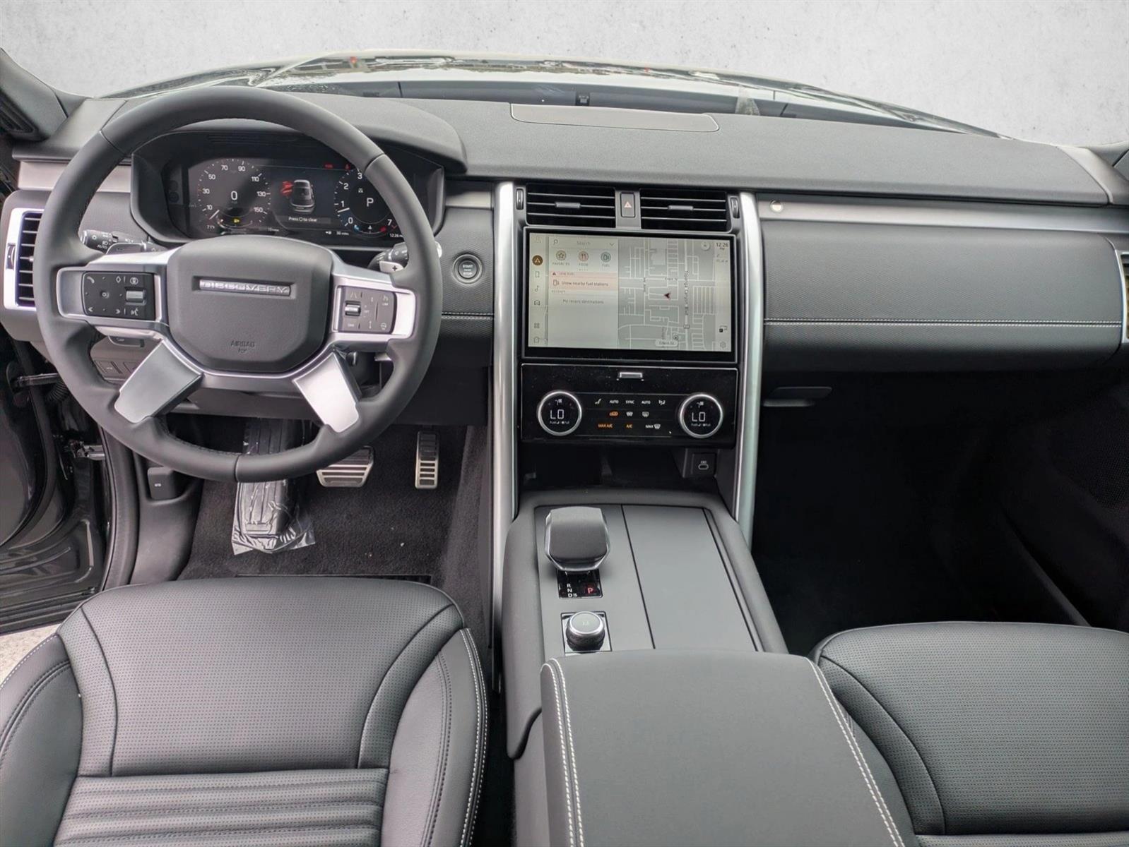 Thumbnail: 2025 Land Rover Discovery - 4