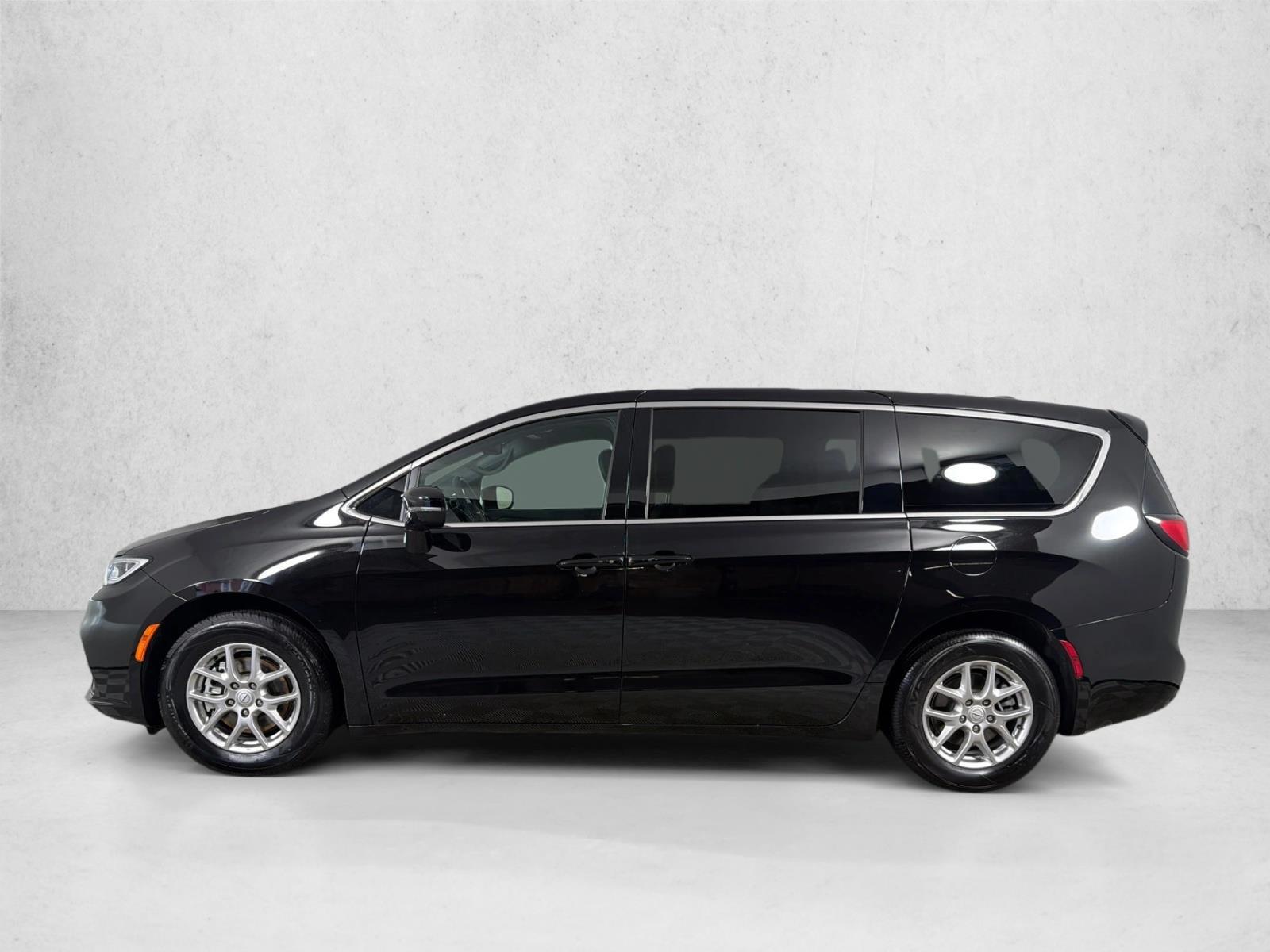 Thumbnail: 2025 Chrysler Pacifica - 2