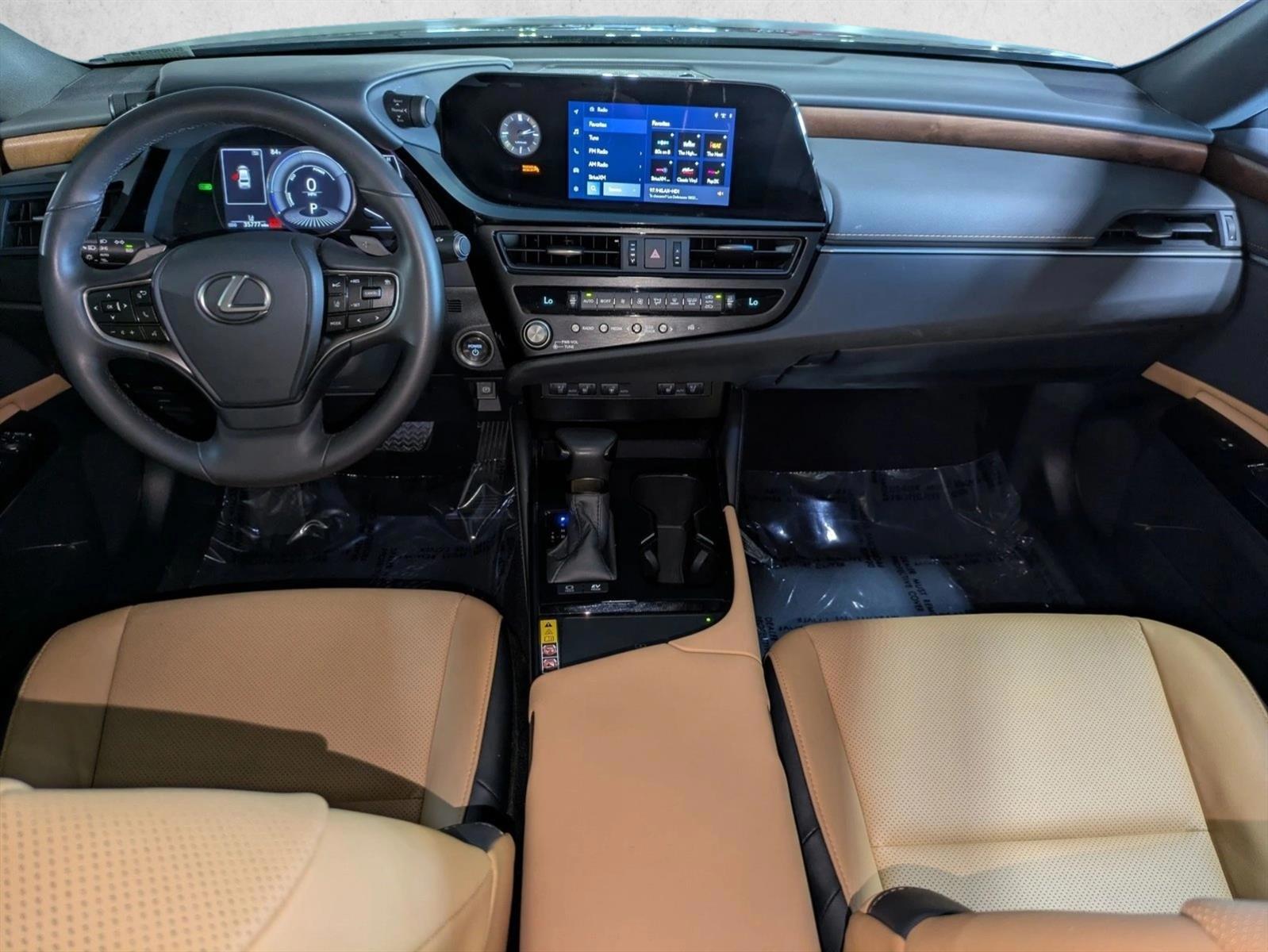 Thumbnail: 2025 Lexus ES - 3