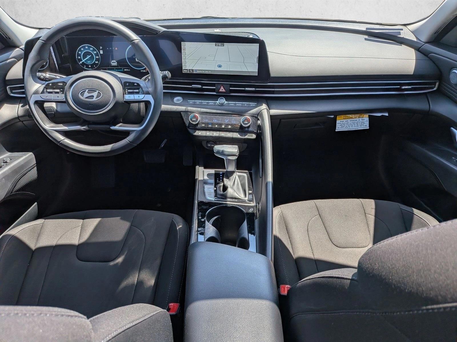 Thumbnail: 2025 Hyundai Elantra - 4