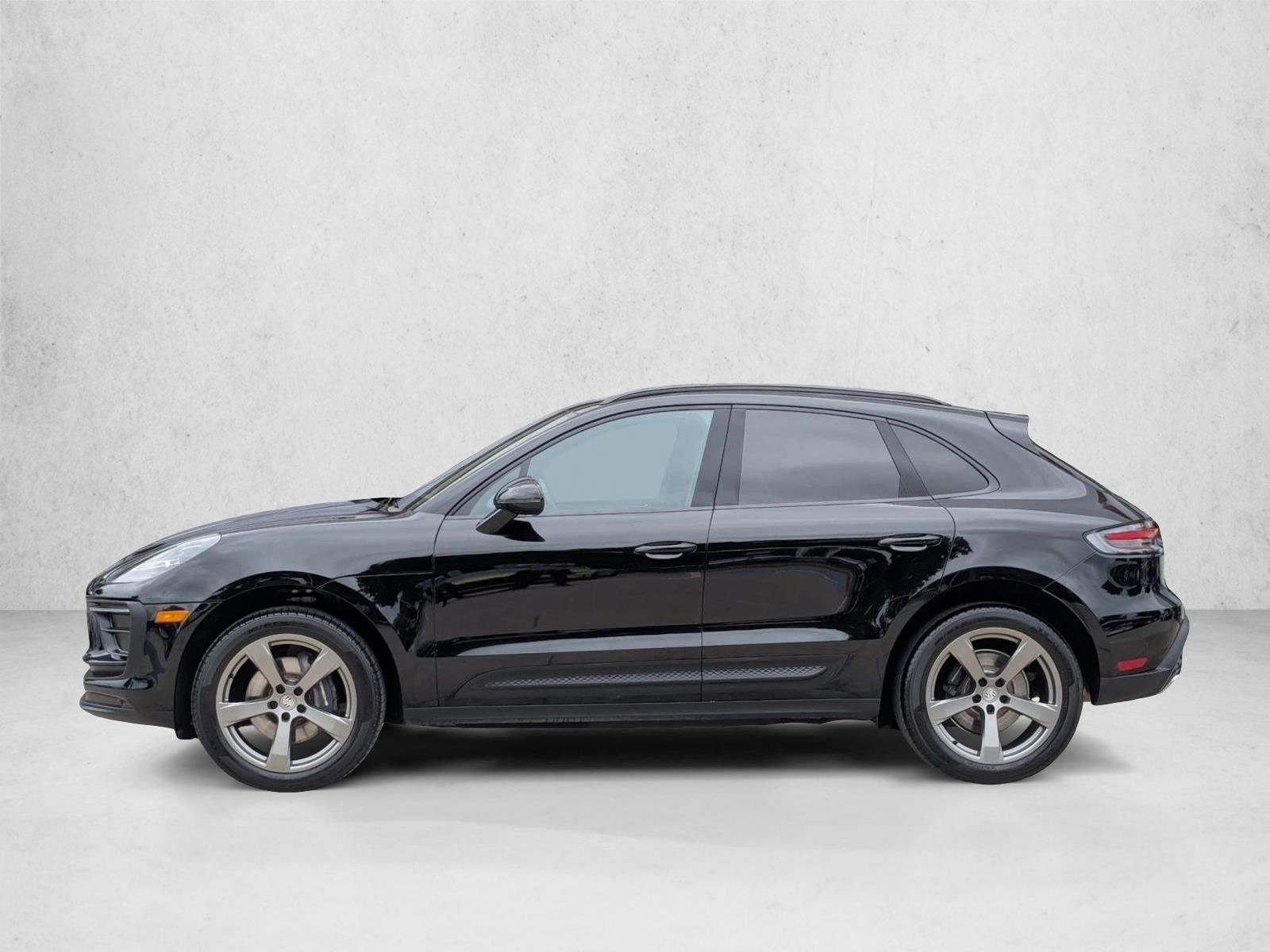 Thumbnail: 2025 Porsche Macan - 2