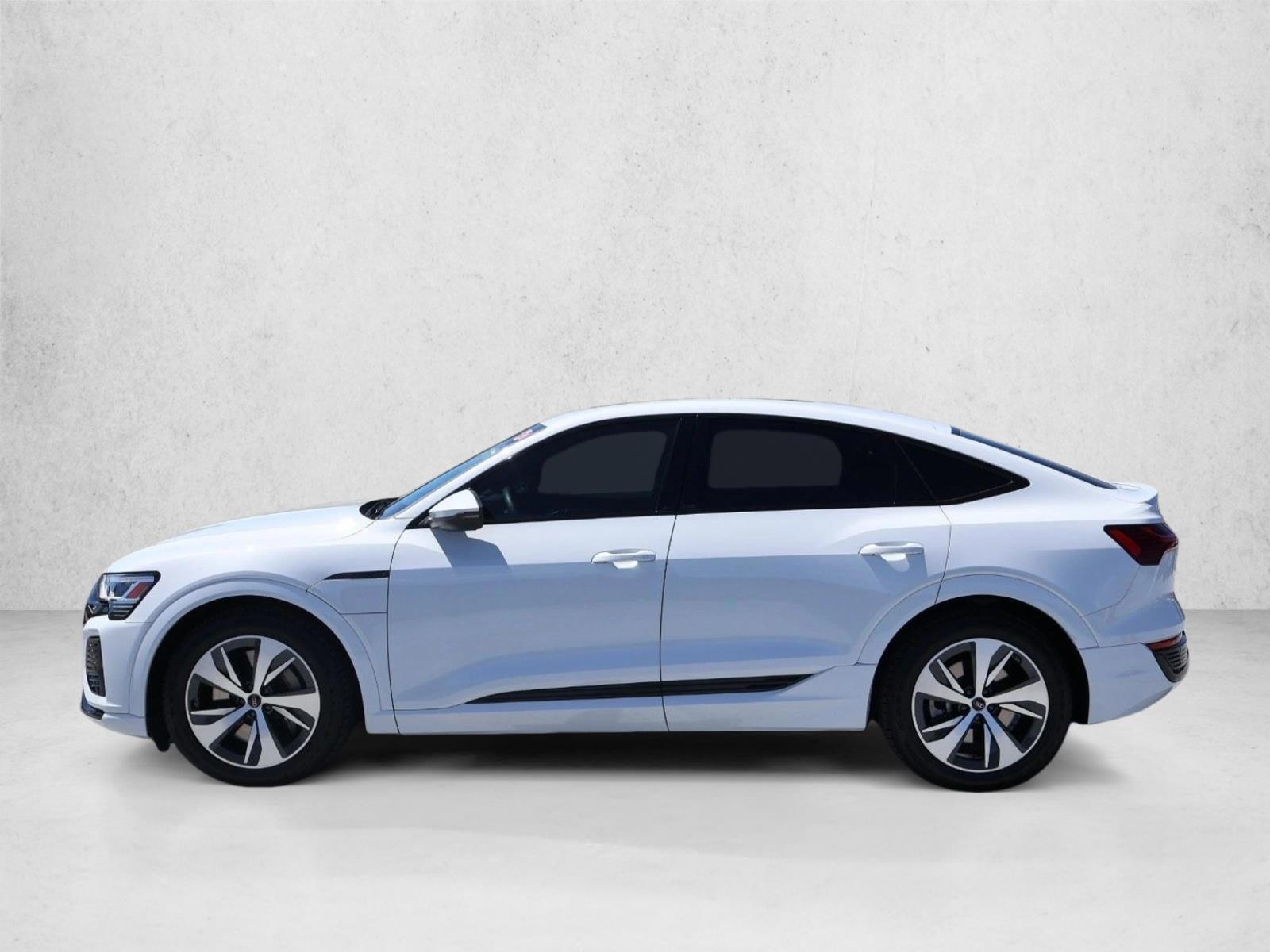 Thumbnail: 2024 Audi Q8 e-tron - 2