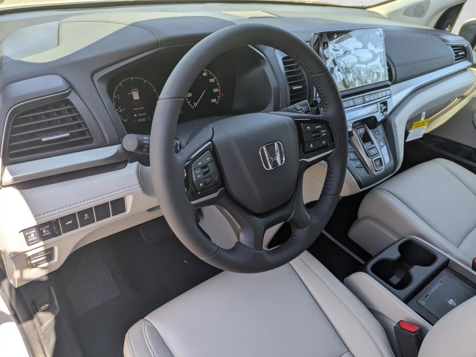 Thumbnail: 2026 Honda Odyssey - 3