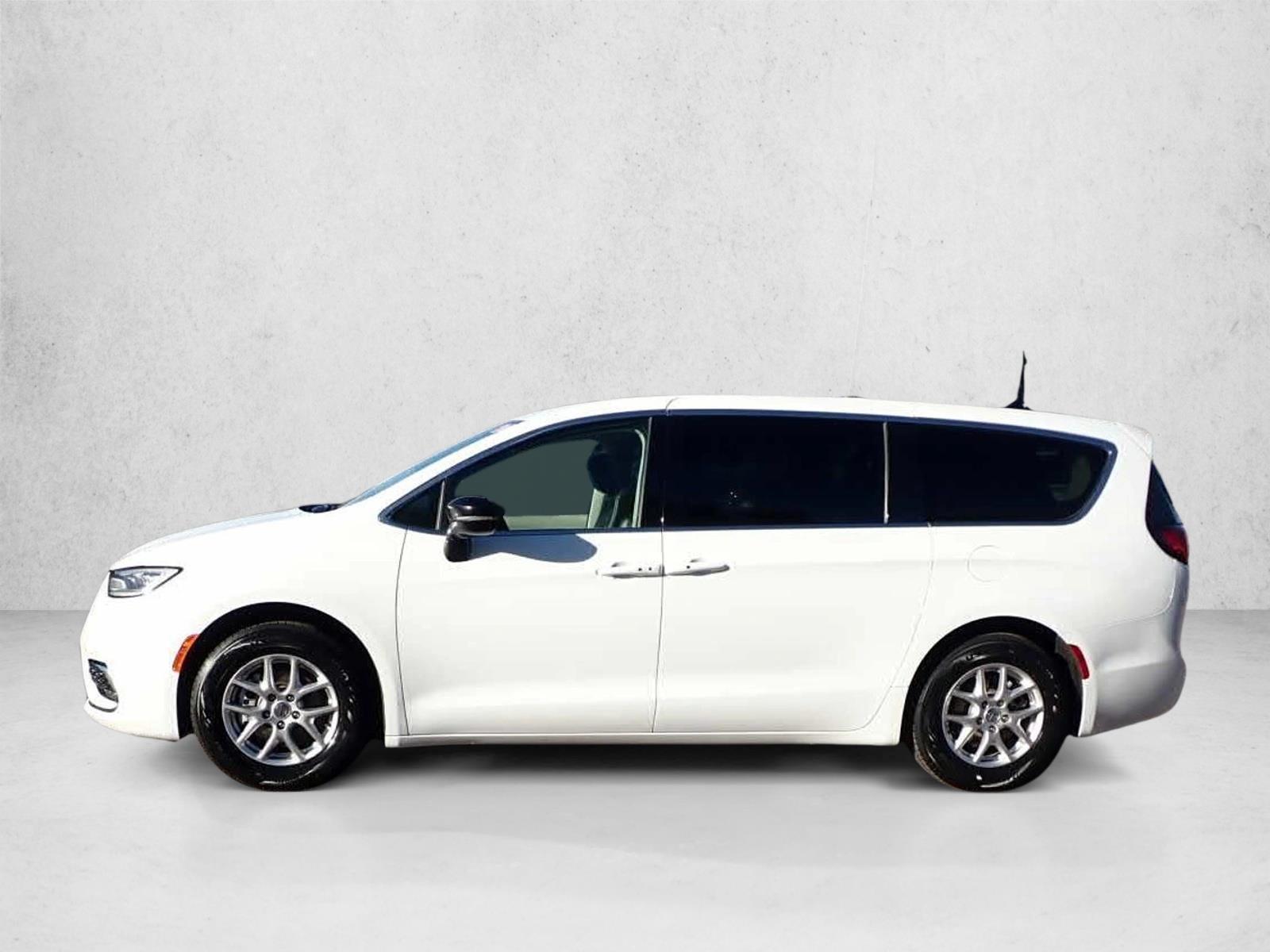 Thumbnail: 2024 Chrysler Pacifica - 2