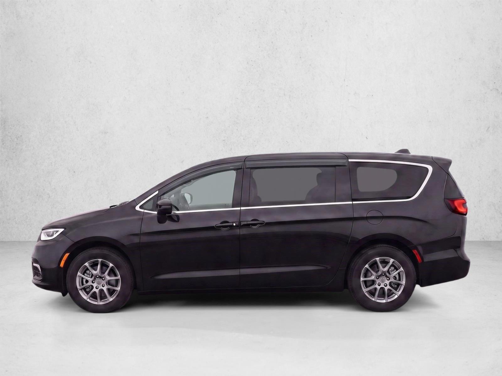Thumbnail: 2023 Chrysler Pacifica - 2