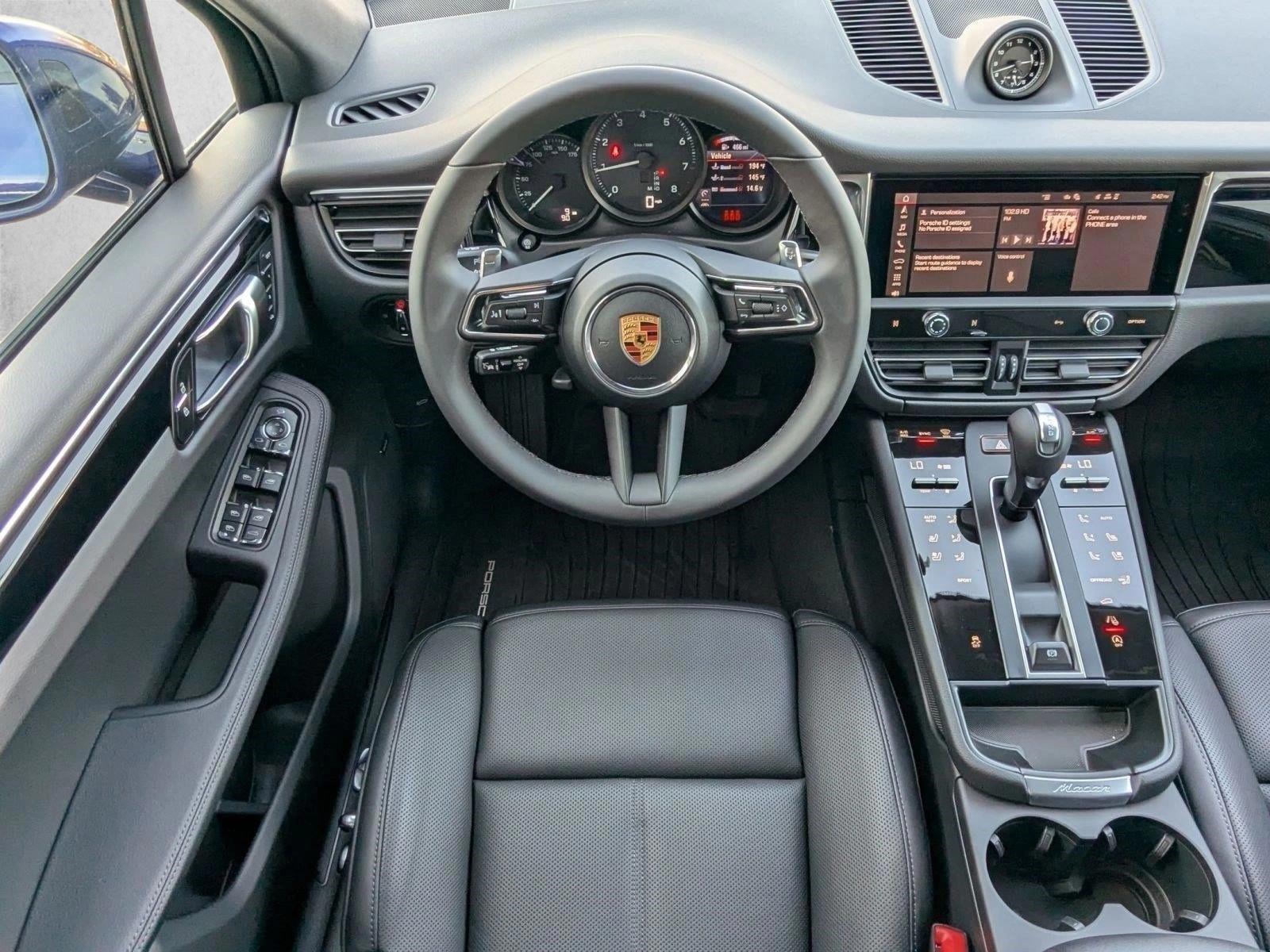 Thumbnail: 2026 Porsche Macan - 4