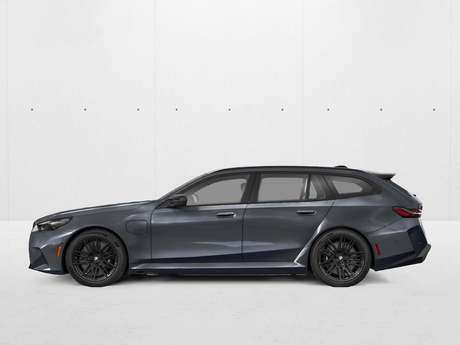 Thumbnail: 2027 BMW M5 - 2