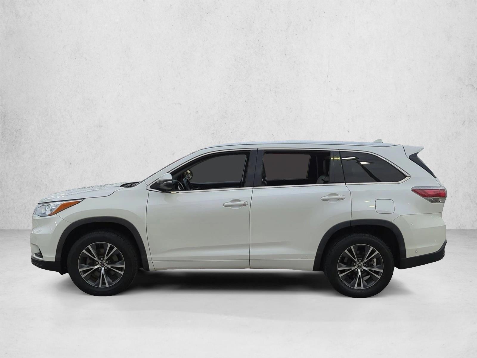 Thumbnail: 2016 Toyota Highlander - 2