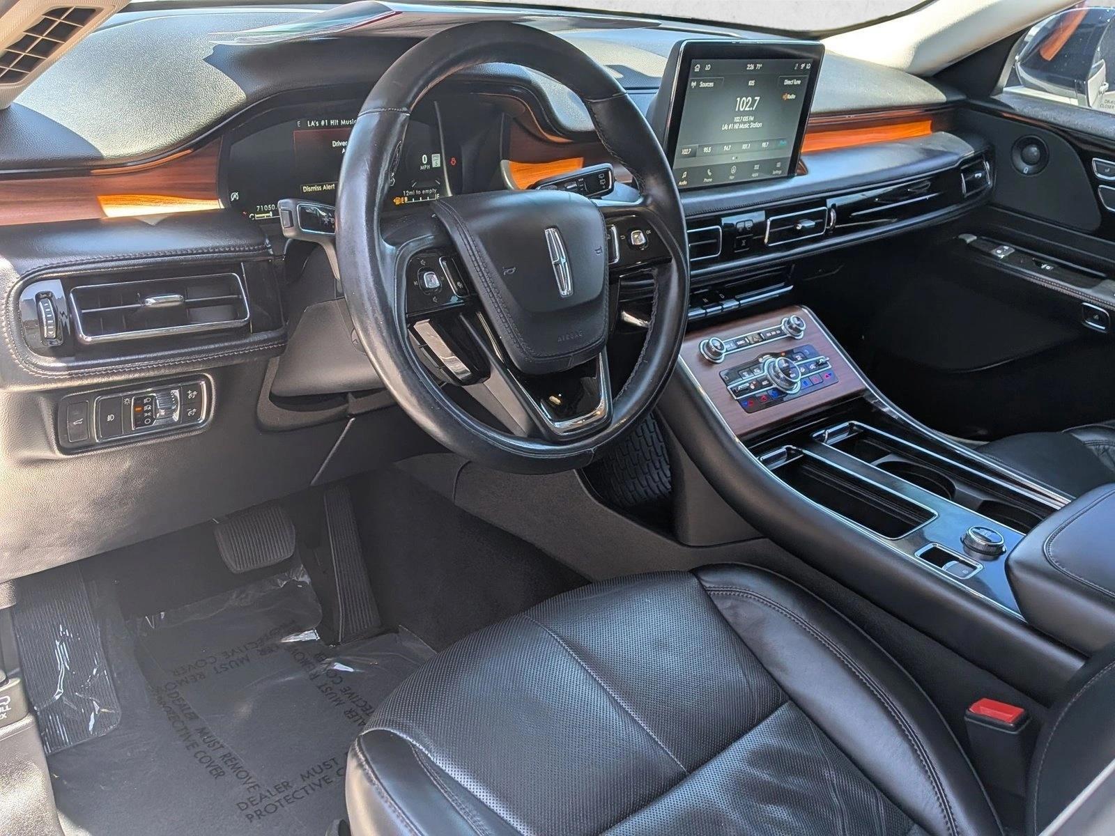 Thumbnail: 2020 Lincoln Aviator - 3