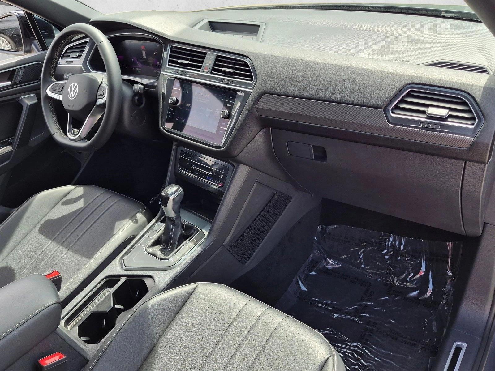 Thumbnail: 2023 Volkswagen Tiguan - 4