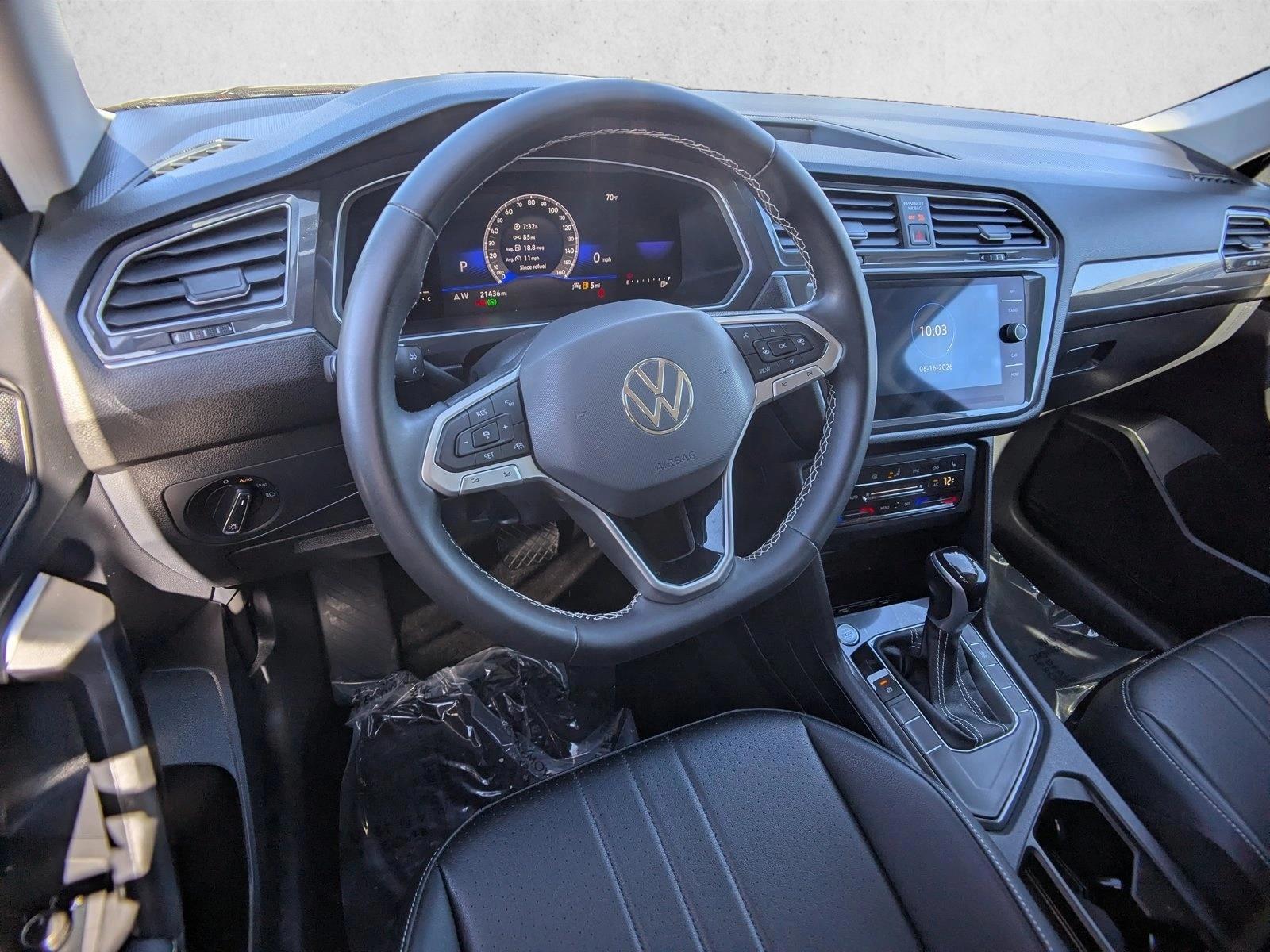 Thumbnail: 2023 Volkswagen Tiguan - 3