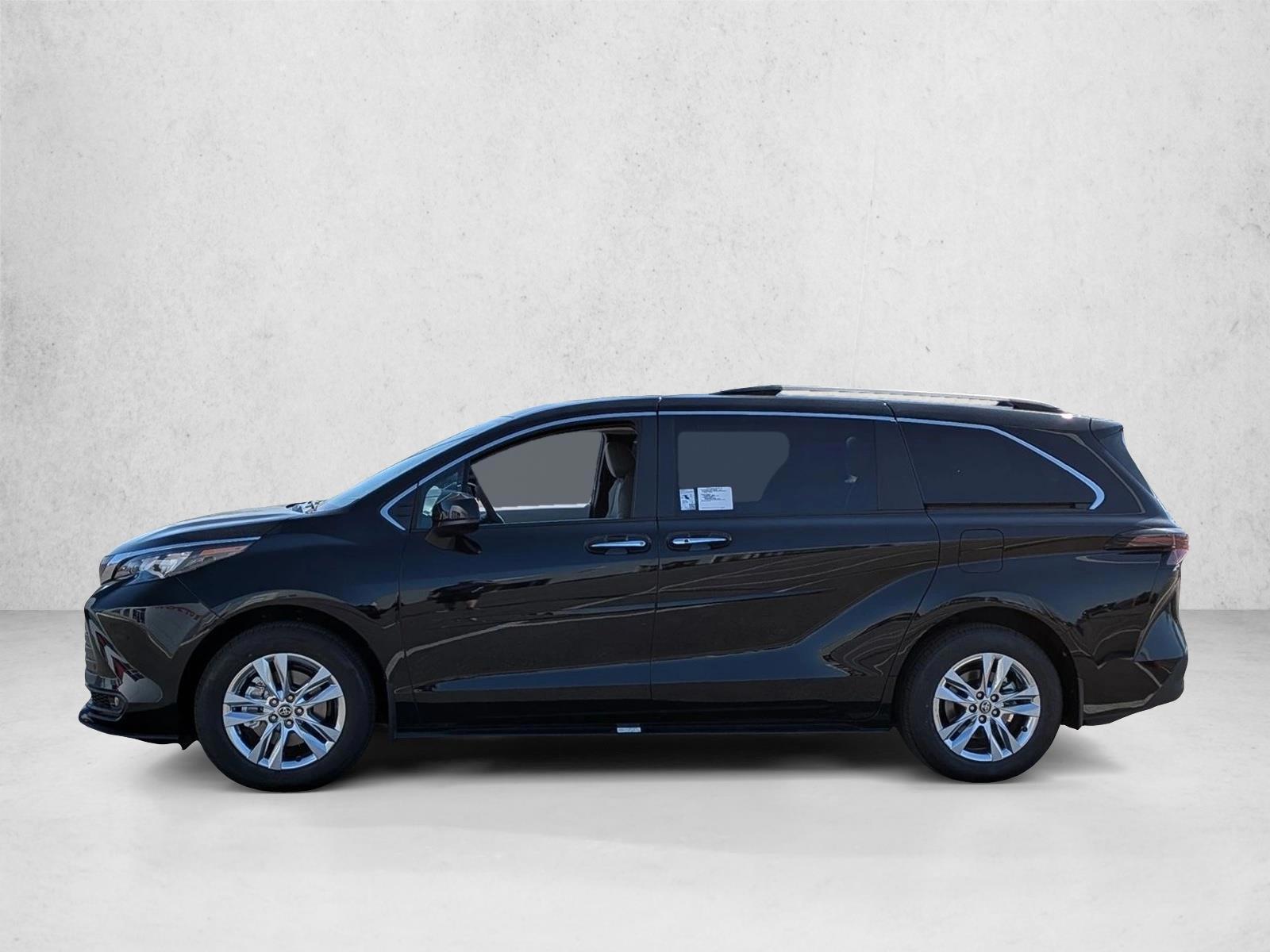 Thumbnail: 2026 Toyota Sienna - 2