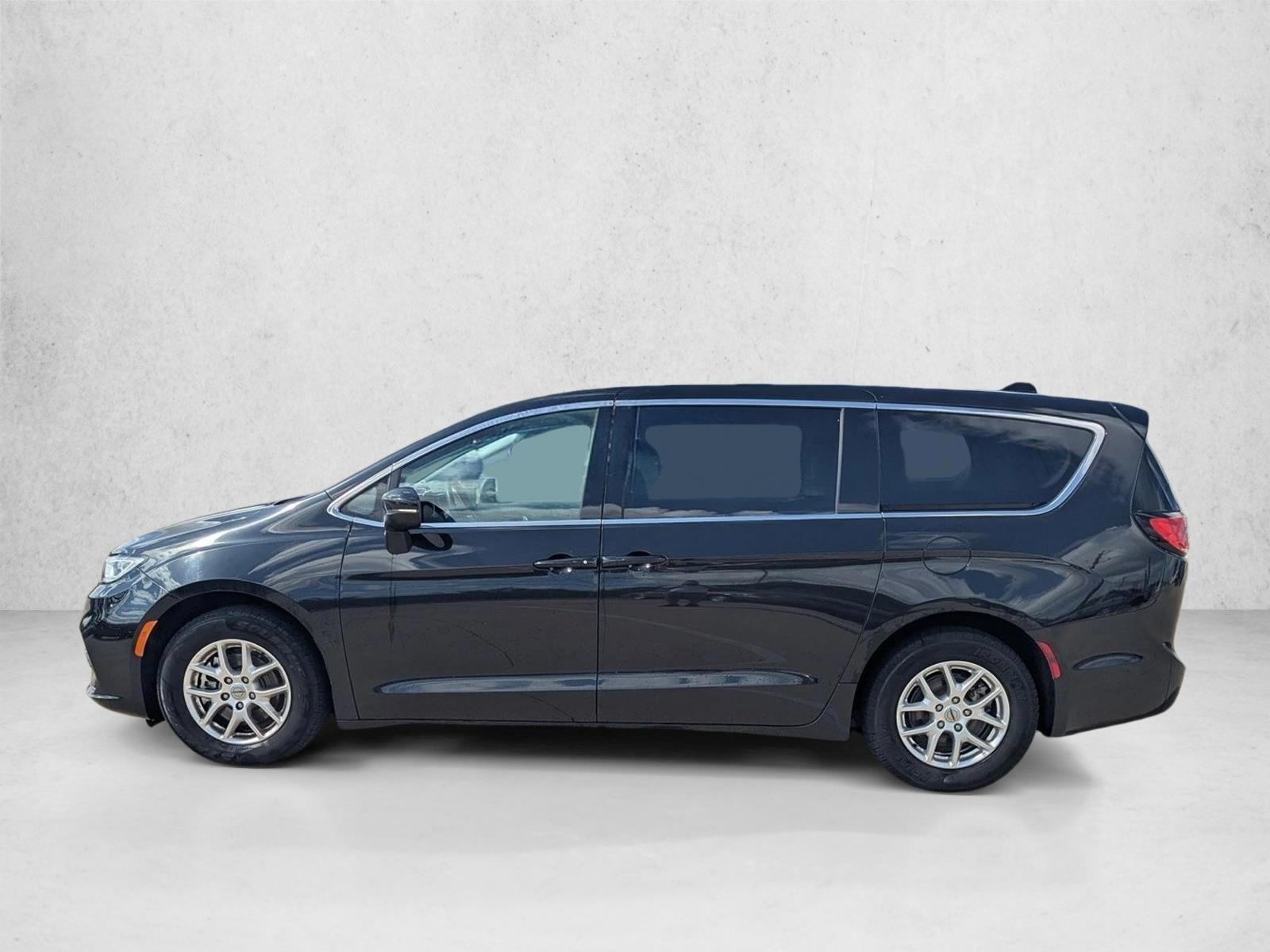 Thumbnail: 2023 Chrysler Pacifica - 2