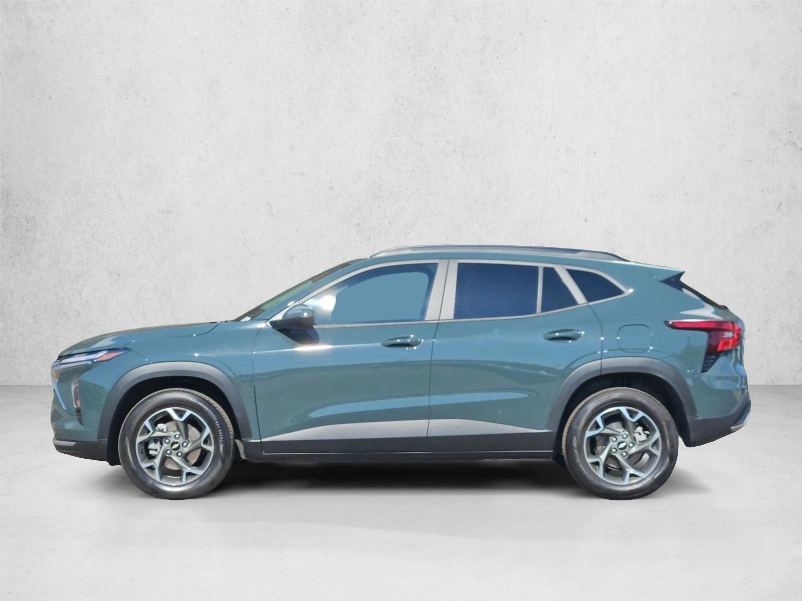 Thumbnail: 2025 Chevrolet Trax - 3