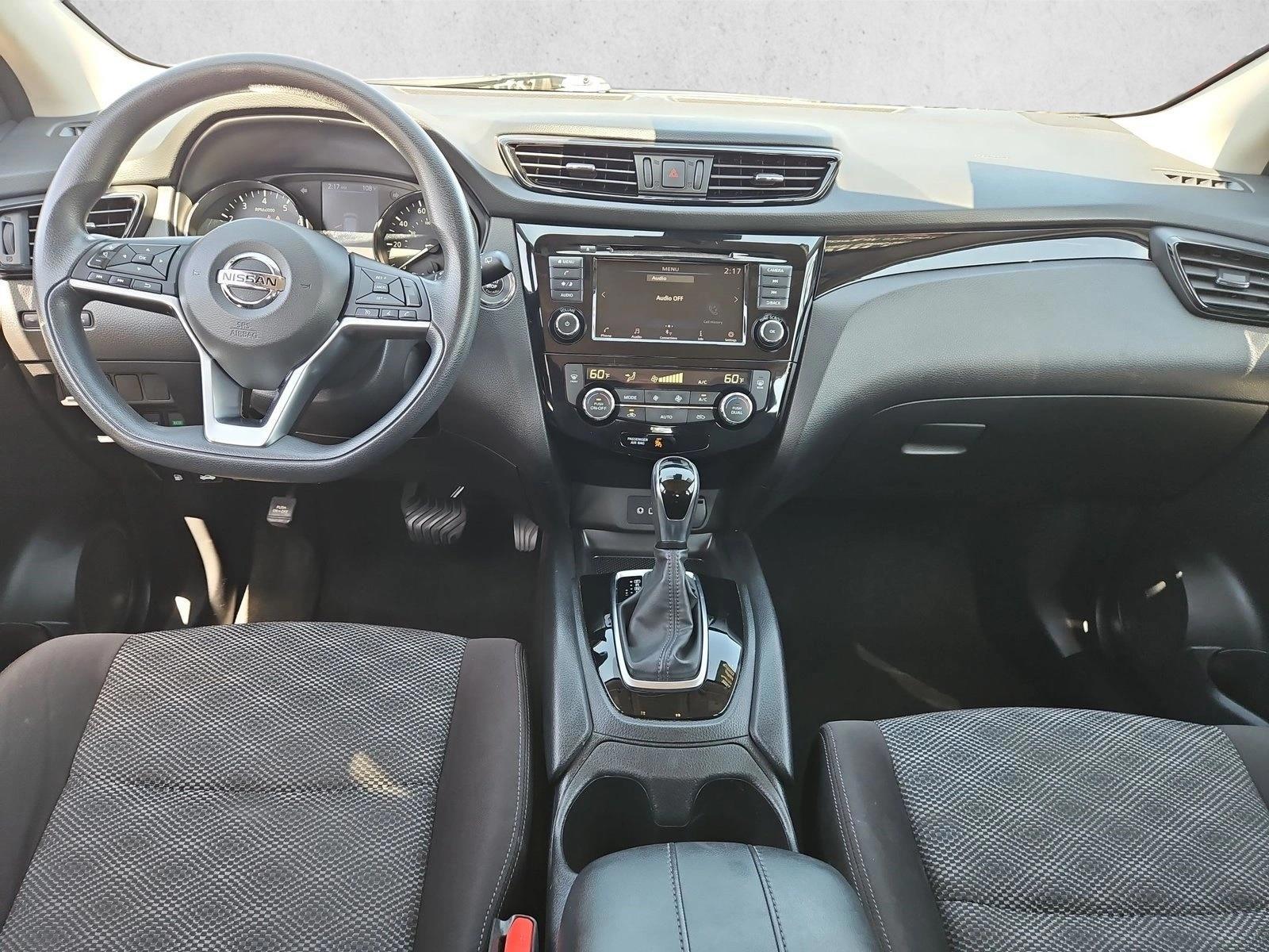 Thumbnail: 2020 Nissan Rogue Sport - 3