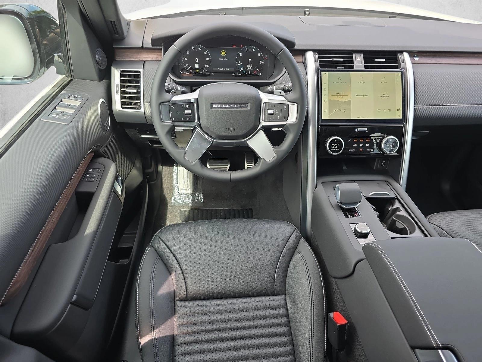 Thumbnail: 2026 Land Rover Discovery - 4