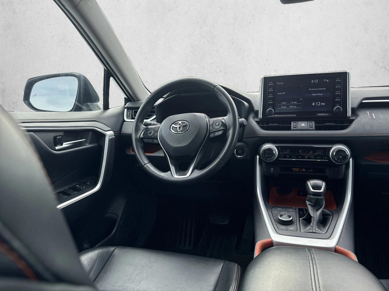 Thumbnail: 2020 Toyota RAV4 - 3