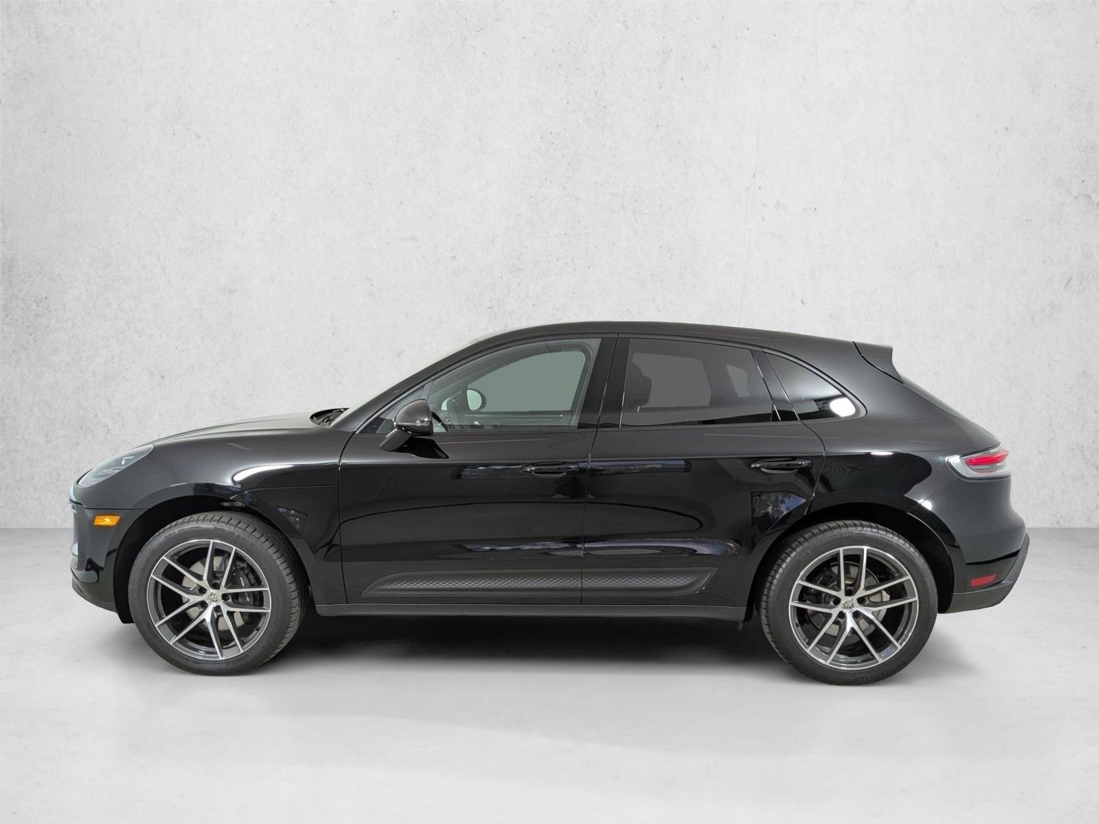 Thumbnail: 2025 Porsche Macan - 2