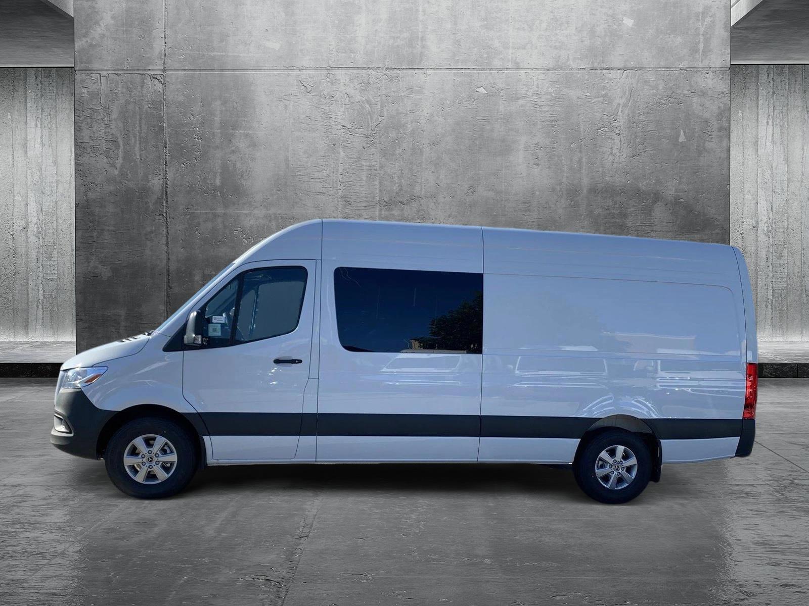 Thumbnail: 2025 Mercedes-Benz Sprinter - 2