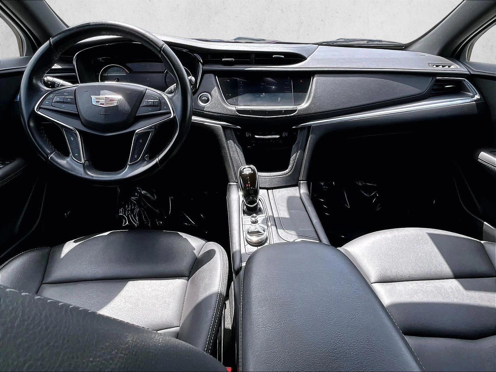 Thumbnail: 2020 Cadillac XT5 - 3