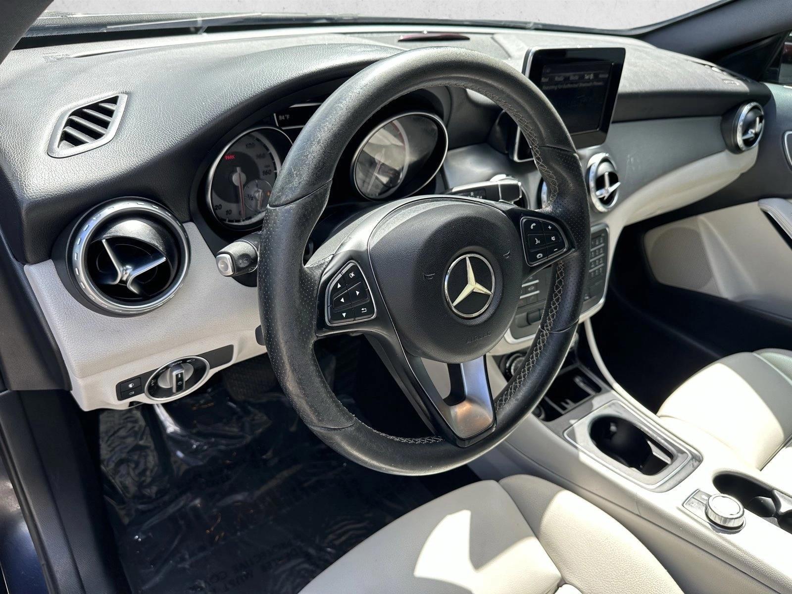 Thumbnail: 2017 Mercedes-Benz GLA - 2