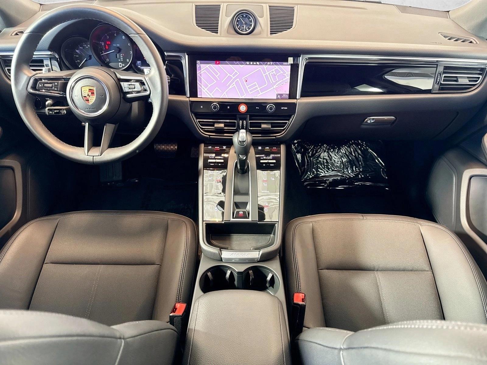 Thumbnail: 2026 Porsche Macan - 4