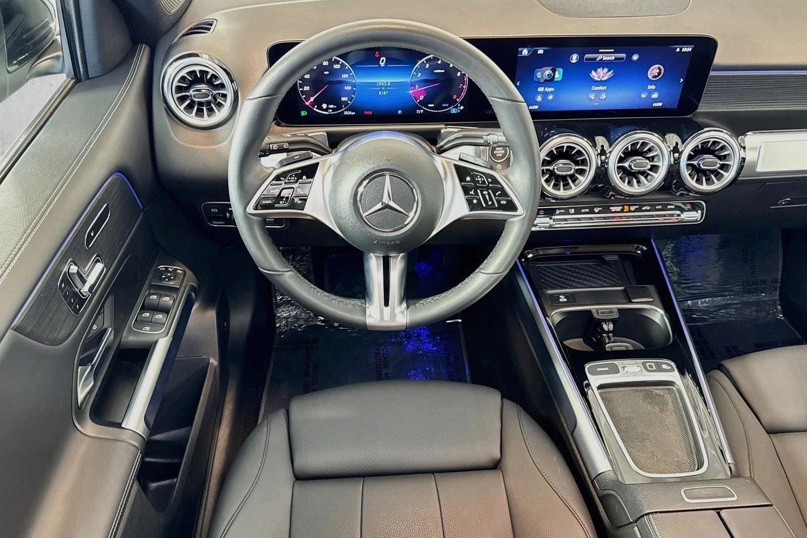 Thumbnail: 2026 Mercedes-Benz GLB - 4