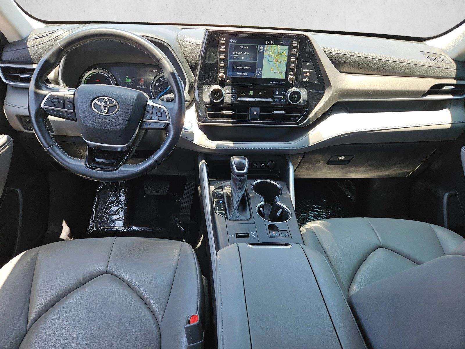 Thumbnail: 2020 Toyota Highlander - 3