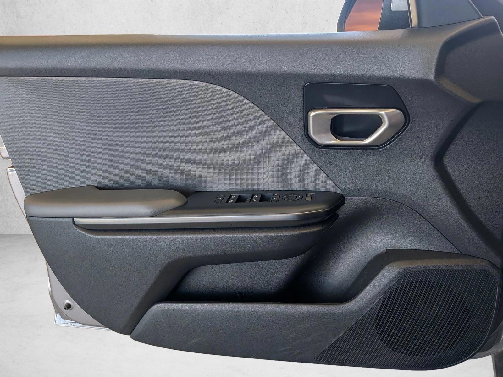2025 Kia K4 LXS - Photo 10