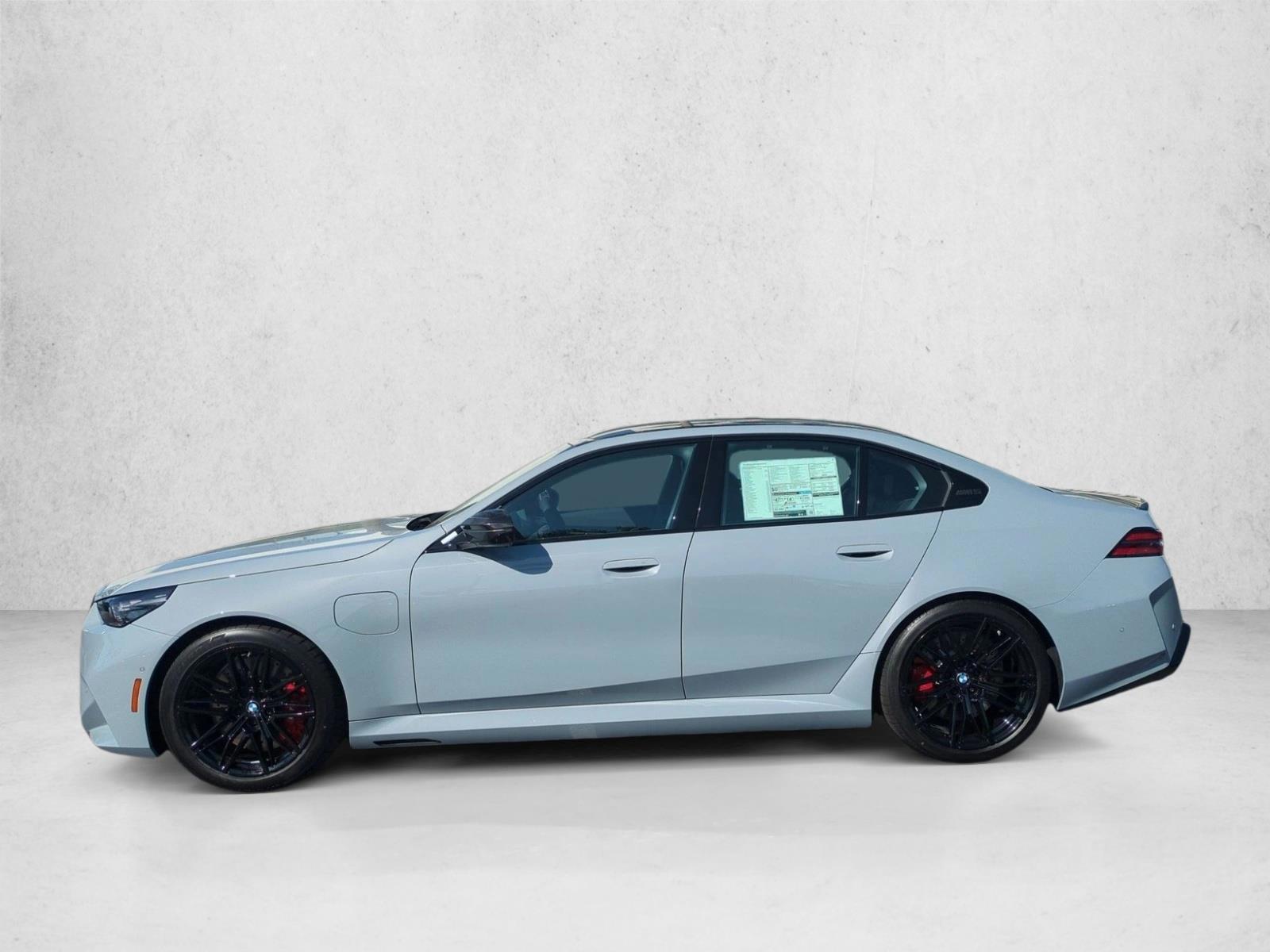 Thumbnail: 2026 BMW M5 - 2
