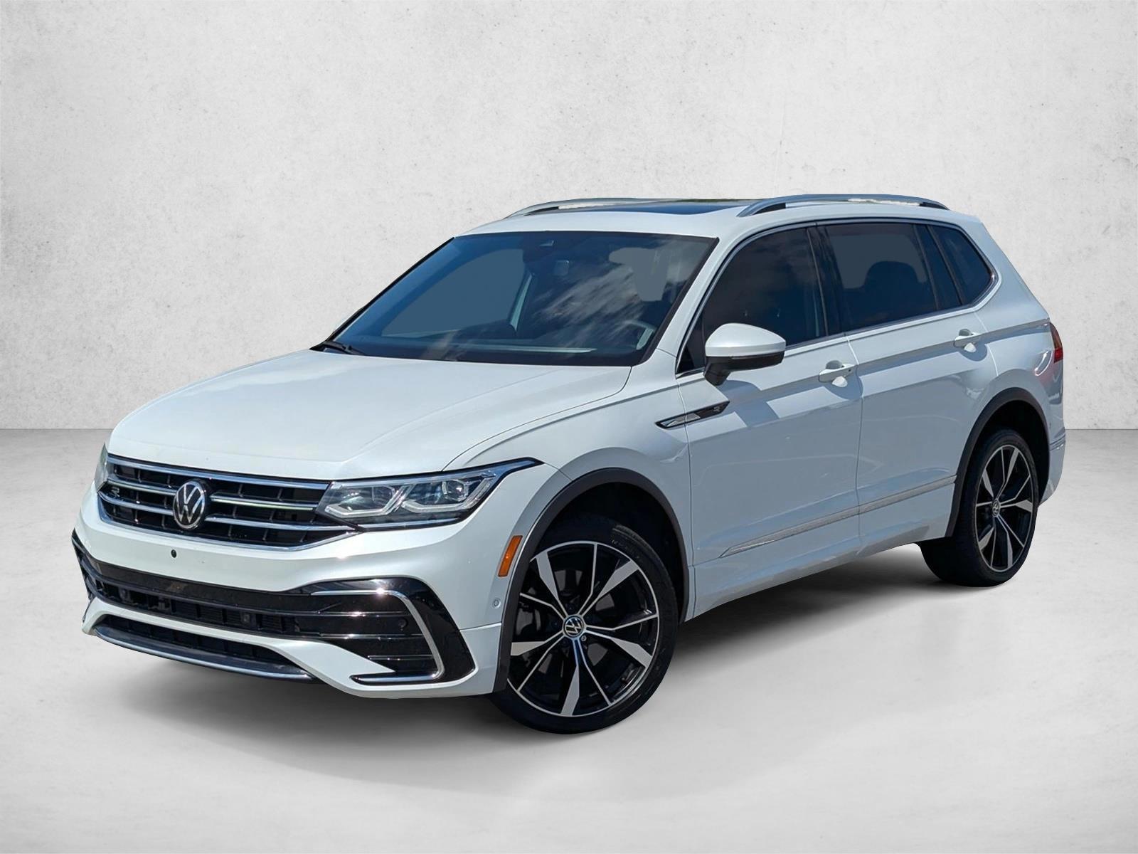 Thumbnail: 2022 Volkswagen Tiguan - 1
