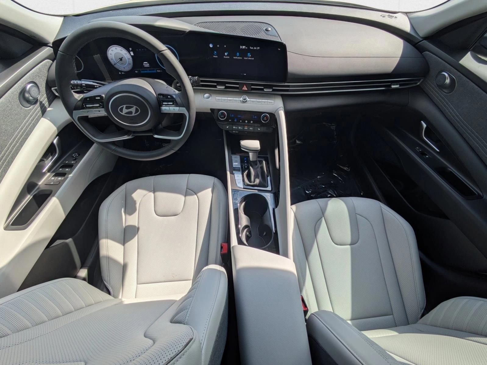 Thumbnail: 2025 Hyundai Elantra - 3