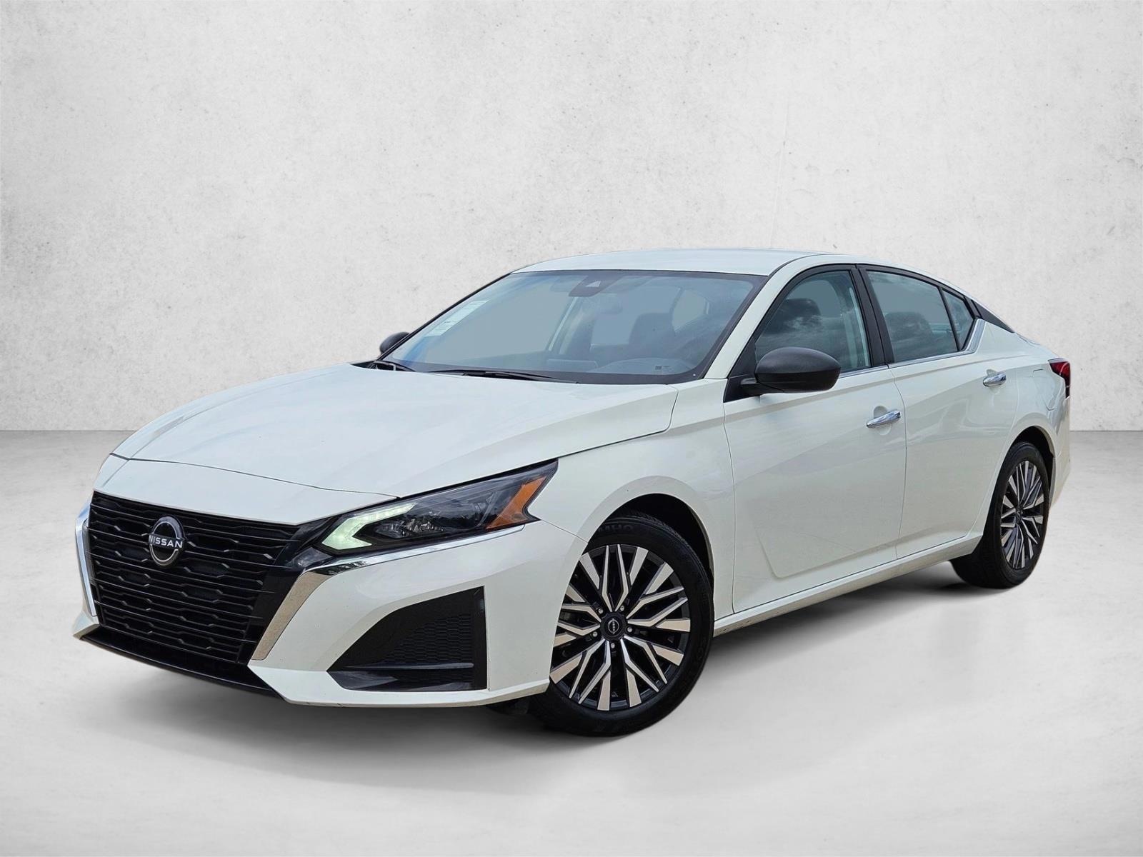 Thumbnail: 2025 Nissan Altima - 1