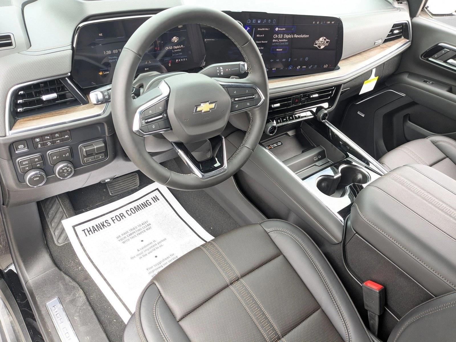 Thumbnail: 2026 Chevrolet Suburban - 3