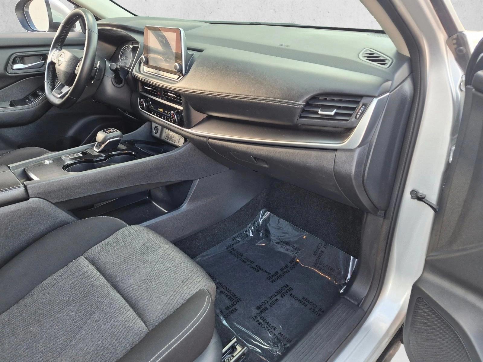 2025 Nissan Rogue SV - Photo 28