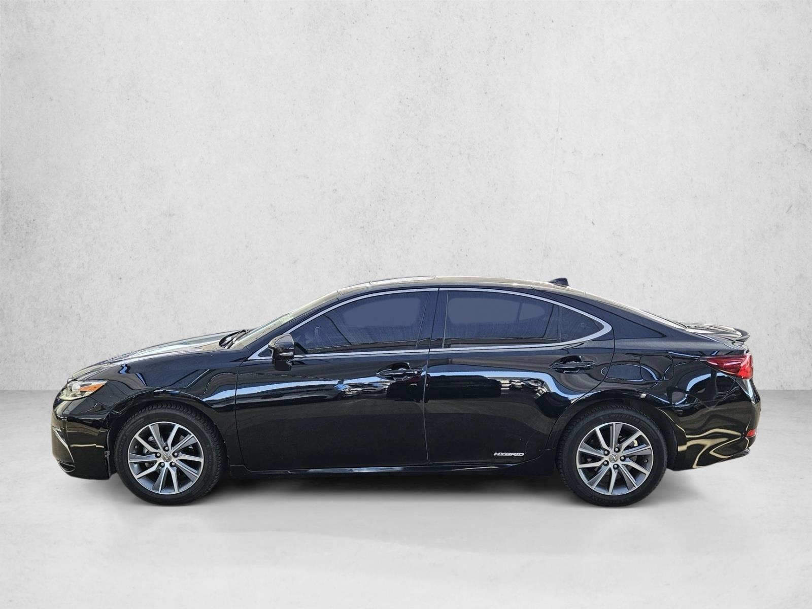 Thumbnail: 2017 Lexus ES - 2