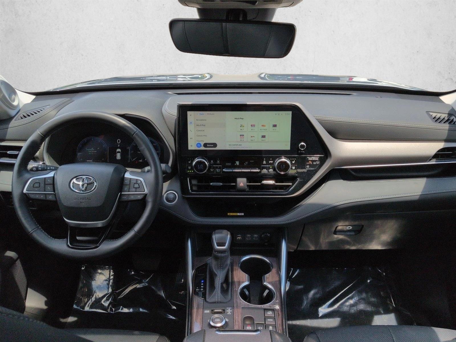 Thumbnail: 2024 Toyota Highlander - 3