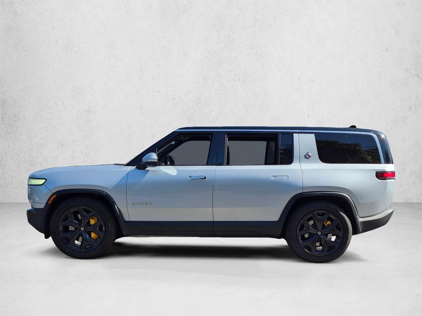 Thumbnail: 2023 Rivian R1S - 2