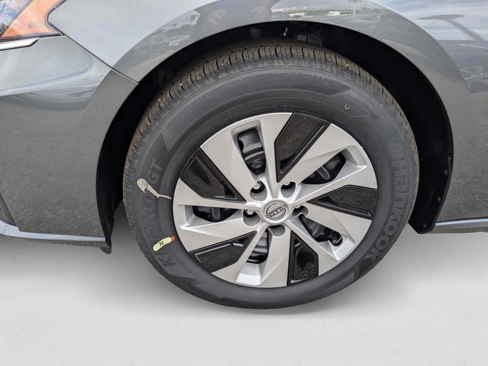 2025 Nissan Altima S - Photo 9